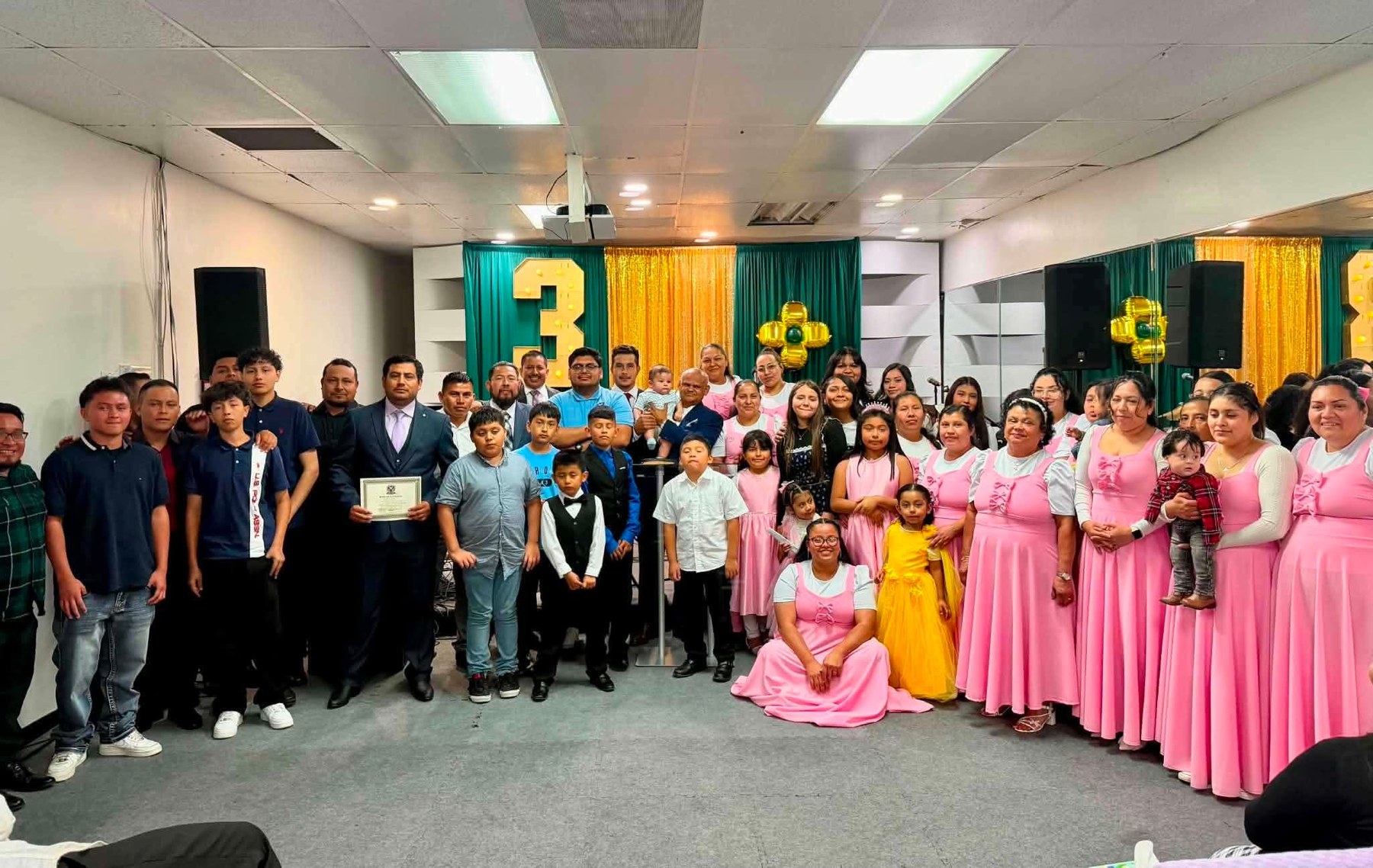 Congregación celebrando un aniversario